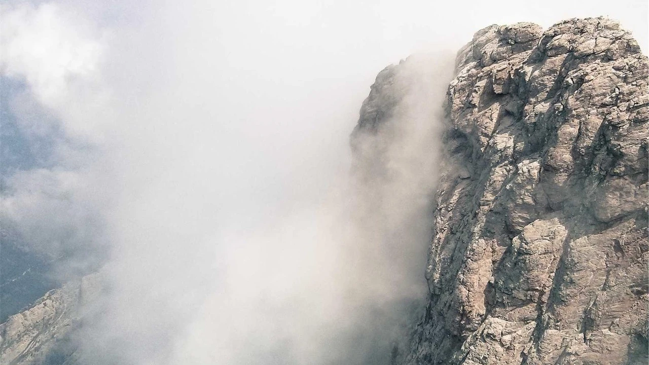 Uyqu va ekran nuri illyustratsiyasi